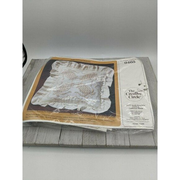 Creative Circle 0465 Embroidery Candle-Wicking Pillow Colonial Welcome Pineapple - Picture 1 of 5